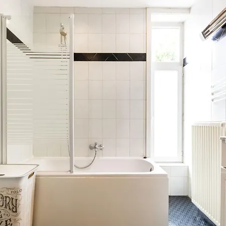 Casa de Férias Town House With View Over The 3 Towers Of Bruges, Cleaning Included Bruges