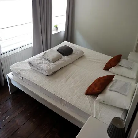 Town House With View Over The 3 Towers Of Bruges, Cleaning Included *