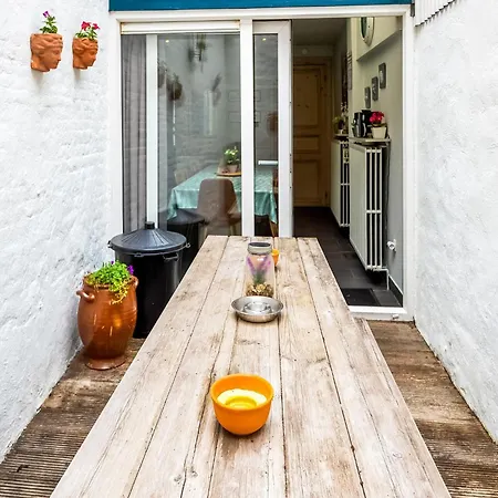 Town House With View Over The 3 Towers Of Bruges, Cleaning Included Casa de Férias Bruges