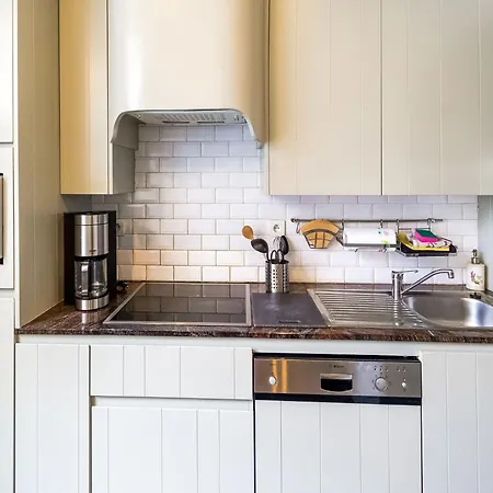 Town House With View Over The 3 Towers Of Bruges, Cleaning Included Casa de Férias Bruges