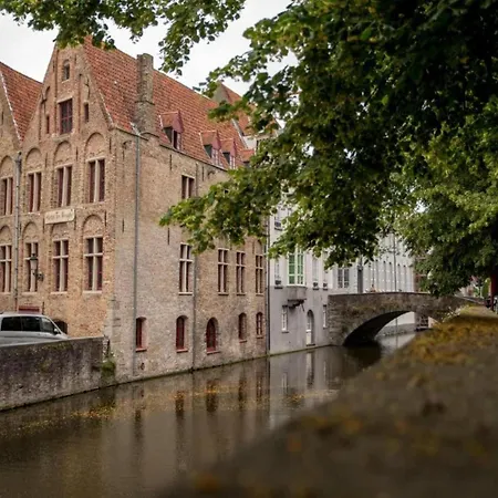 Town House With View Over The 3 Towers Of Bruges, Cleaning Included