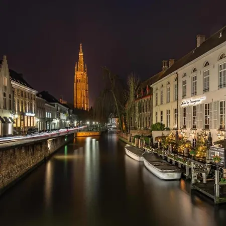 Casa de Férias Town House With View Over The 3 Towers Of Bruges, Cleaning Included
