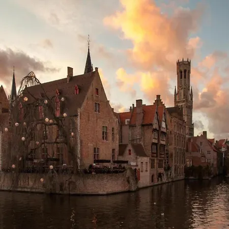 Casa de Férias Town House With View Over The 3 Towers Of Bruges, Cleaning Included Bruges